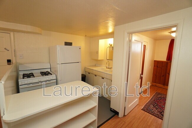 Building Photo - 2425 S Humboldt St