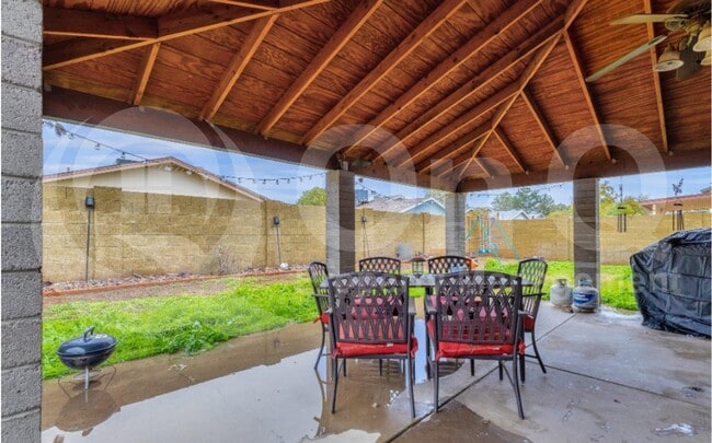 Building Photo - 4026 W Avenida Del Sol