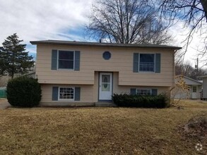 Building Photo - Split Foyer Available Now!