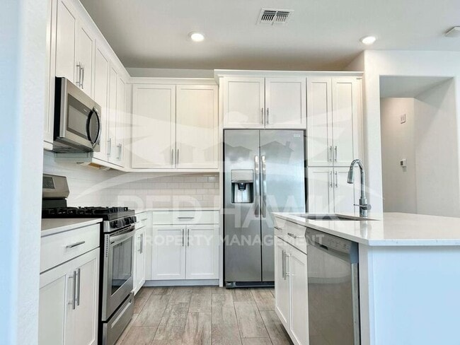 Building Photo - 4077 S Sabrina Dr