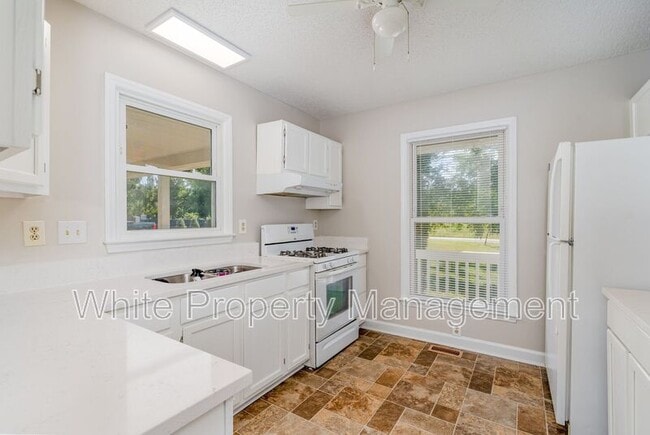 Building Photo - 15716 Youngblood Rd
