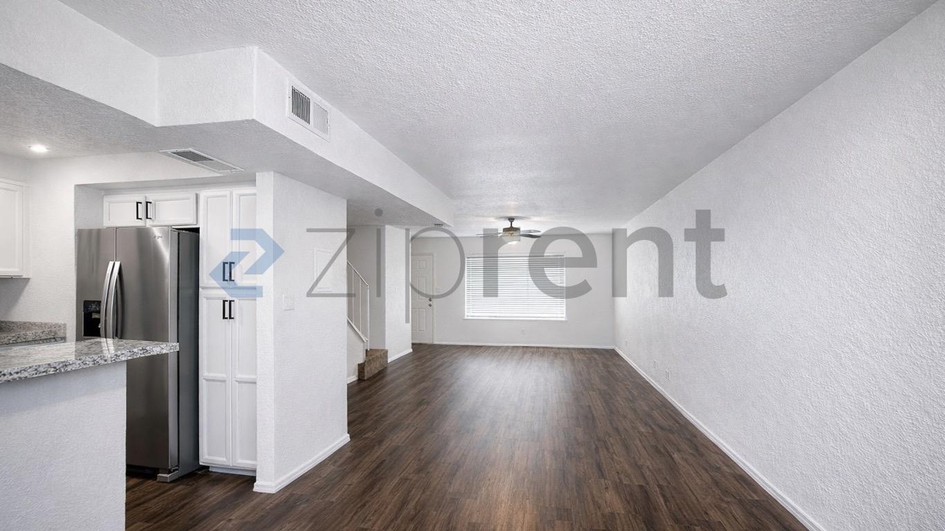 Building Photo - 5188 E Ashlan Ave