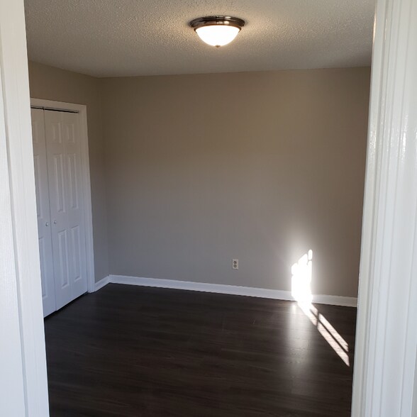 Building Photo - 119 Meadow Wood Dr