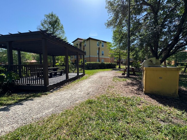 Building Photo - Cypress Fairways 1 Bedroom 1 Bath