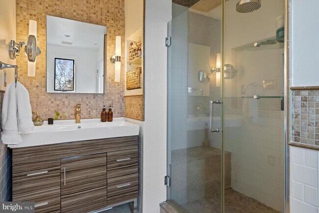 Building Photo - 64 Parchment Dr