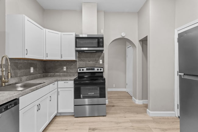 Building Photo - 3231 Taft Ave