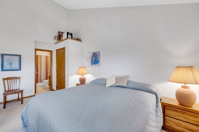 Building Photo - WINTER RENTAL-Buffalo Village-2 Bedroom Plus Loft with Amazing Views
