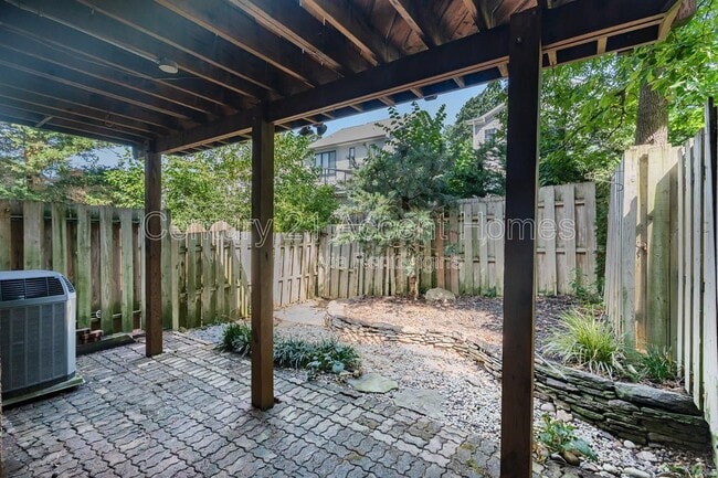 Building Photo - 3009 20th Ct S