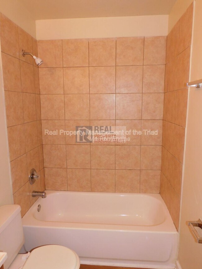 Building Photo - 2118 Everitt St