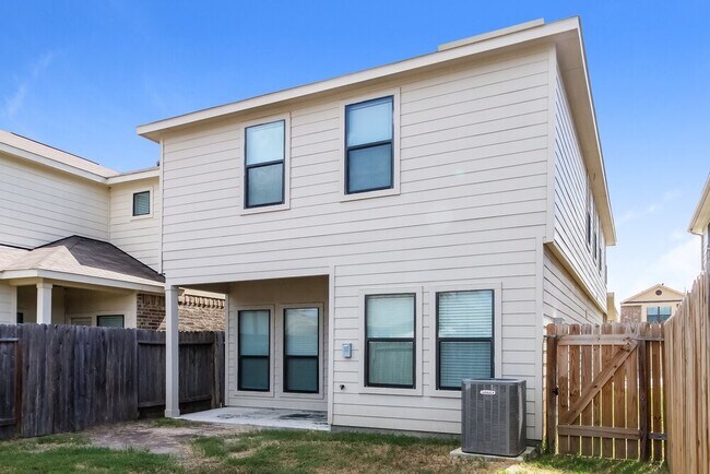 Building Photo - 6623 Sharpstone Creek Ln