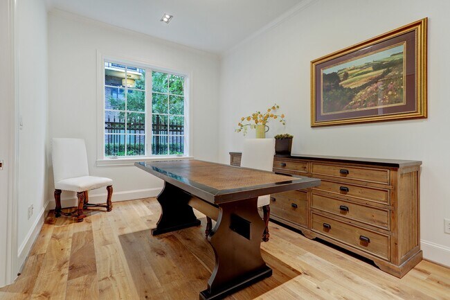 Building Photo - 1324 Wood Hollow Dr