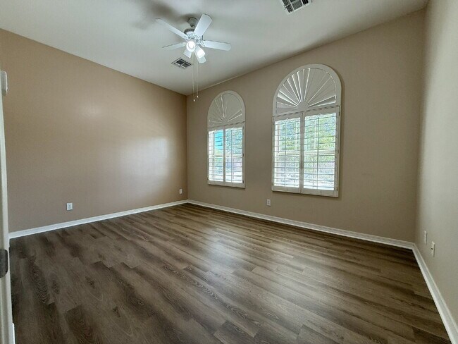 Building Photo - "Spacious 3-Bedroom/2 Full Bath Home with ...