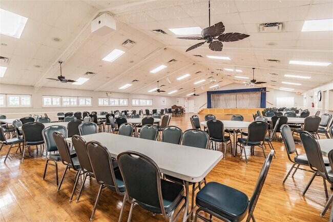 Building Photo - 8130 Braddock Cir
