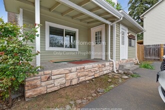 Building Photo - Charming Three Bedroom Home in Hazelwood!