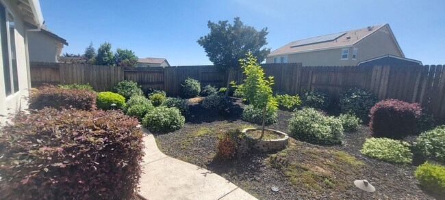 Building Photo - West Park -3 Bedroom, 2 Bath,  Single Stor...
