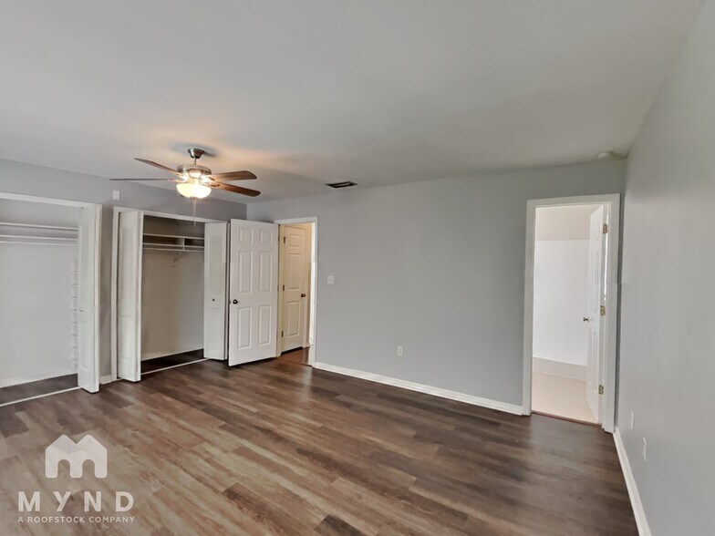 Building Photo - 7296 Daniel Webster Dr