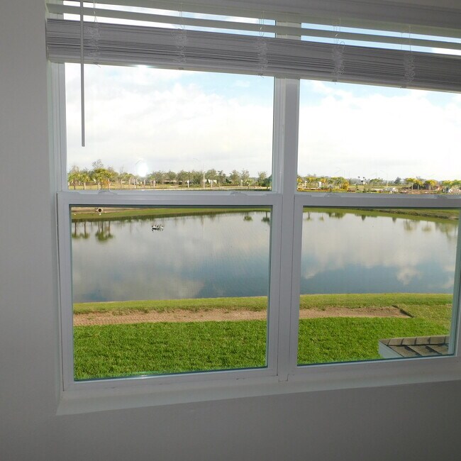 Building Photo - 17329 Reserva Dr