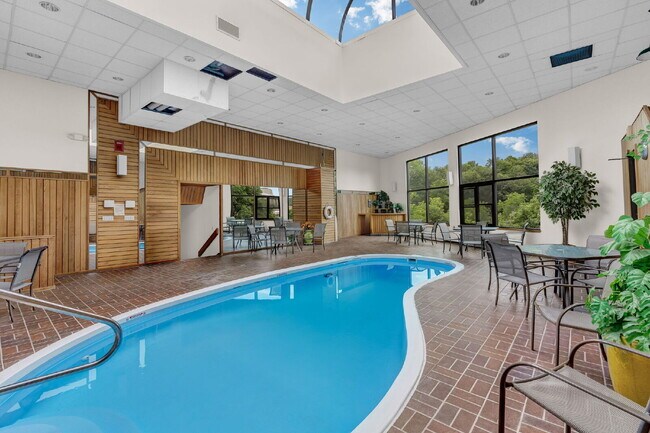 Building Photo - Luxury Condo for Rent – Franklin Place, Bangor