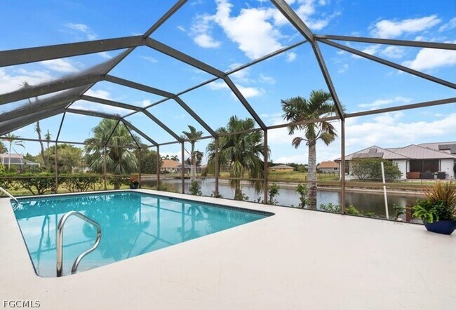 Building Photo - 2230 SE 5th Pl