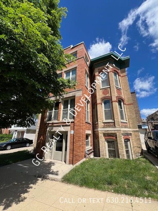 Primary Photo - *** 2 BDRM / 1 BTH / HALF MONTH FREE / IN ...