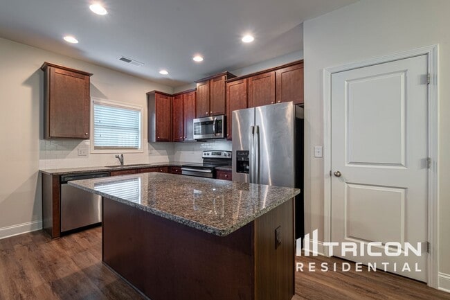 Building Photo - 519 Trickum Hill Dr