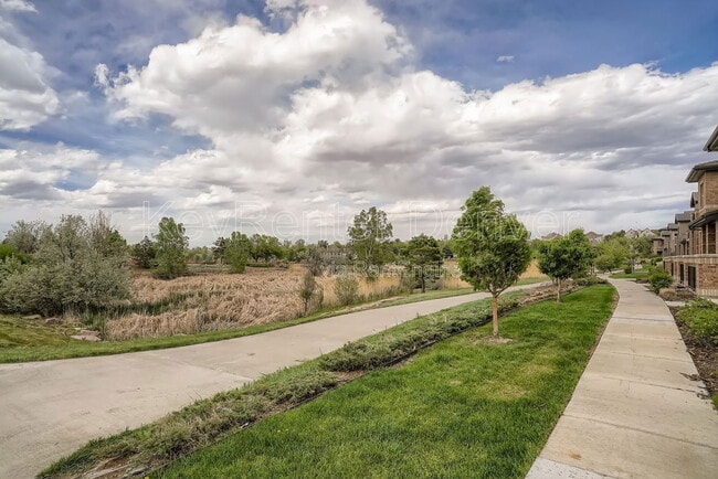 Building Photo - 8916 E Caley Way
