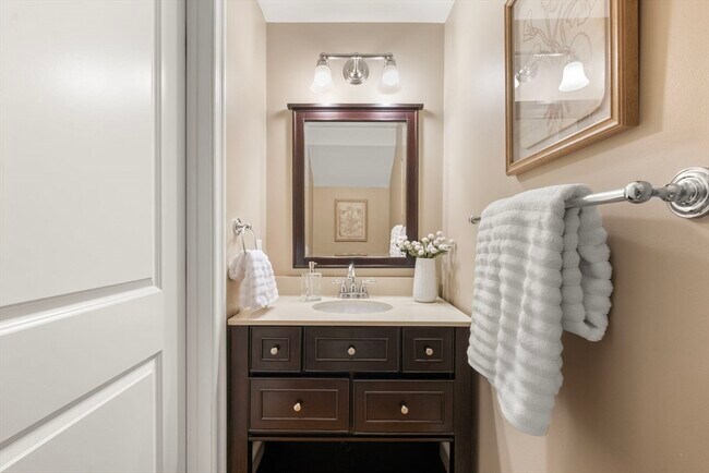 Building Photo - 865 Lagrange St