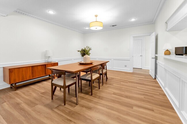 Building Photo - 6603 Pauma Dr