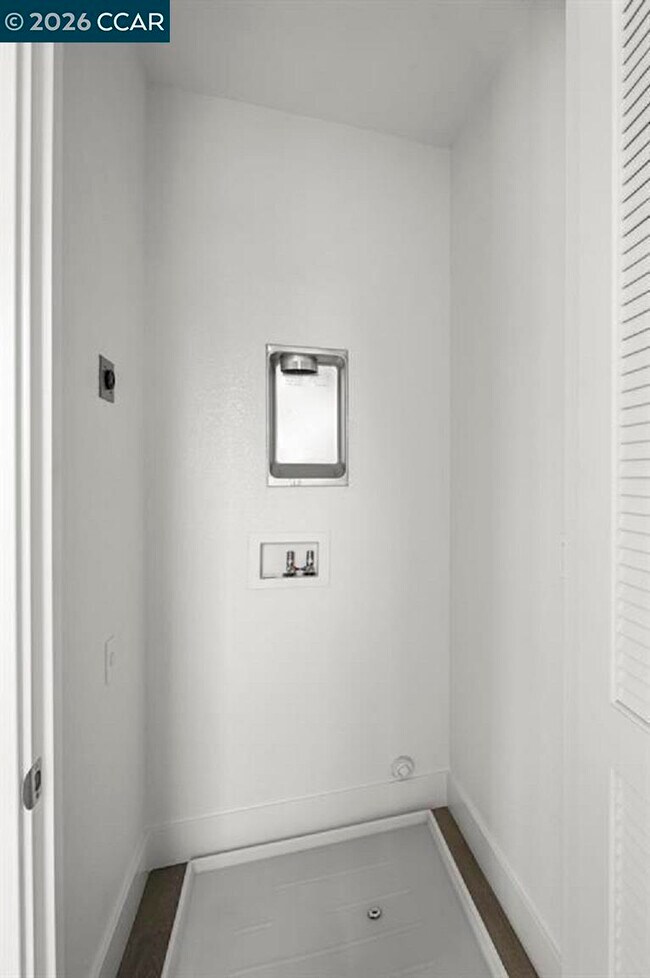 Building Photo - 2802 Chattleton Ln