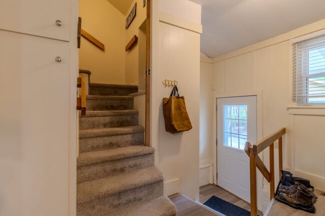 Building Photo - Fully-Furnished Retreat in the Heart of Su...