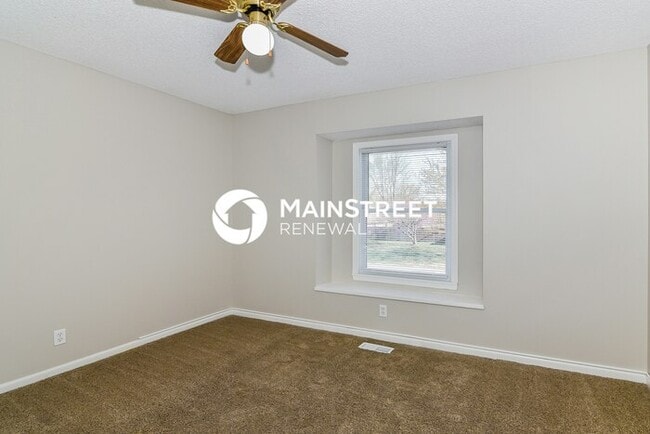 Building Photo - 505 NW Willow Dr
