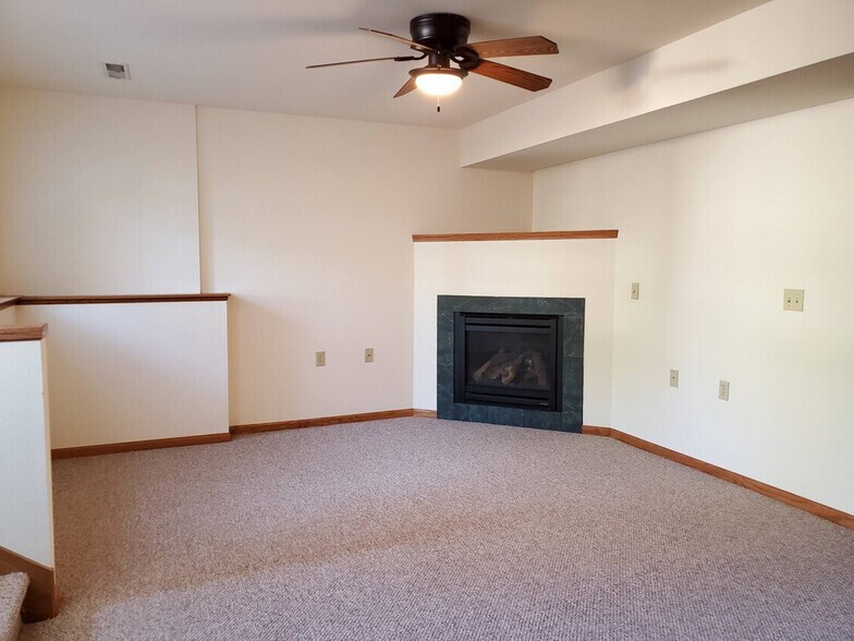 Building Photo - 5707 Lake Edge Rd
