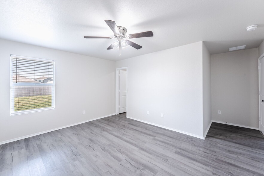 Building Photo - 360 Agave Cir