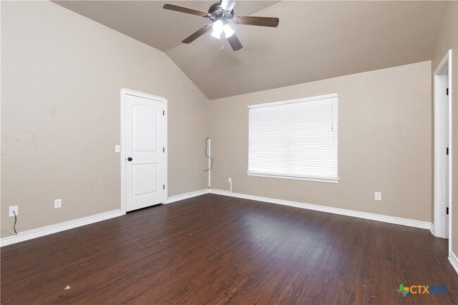 Building Photo - 502 Sladecek Dr