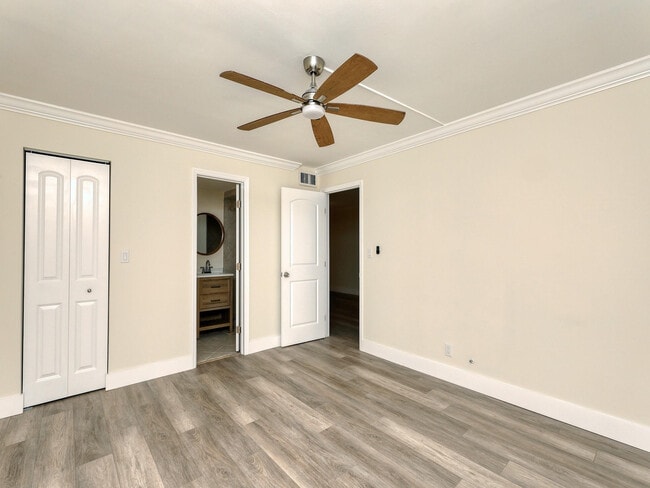 Building Photo - 5300 NE 24th Terrace