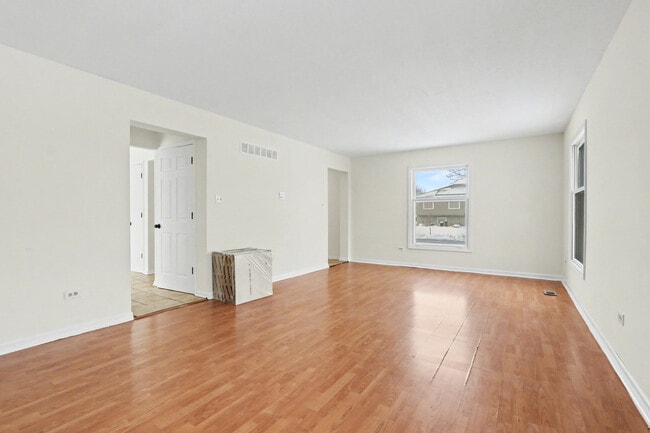 Building Photo - 2600 John Bourg Dr