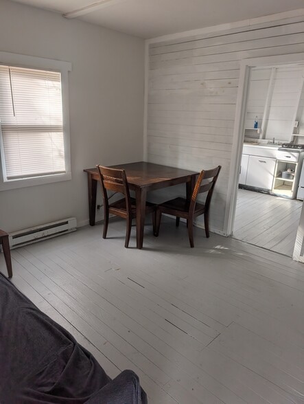 Building Photo - 115 5th St