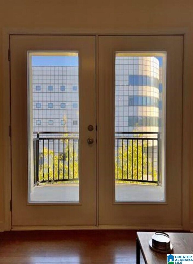 Building Photo - 2020 5th Ave S