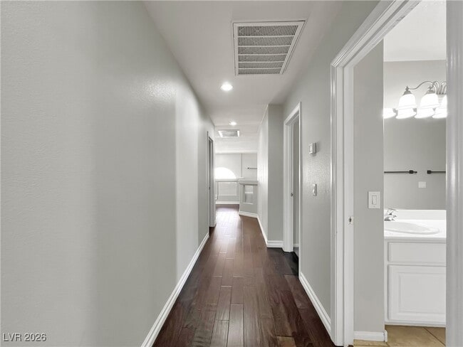 Building Photo - 595 Campus Oaks Ct