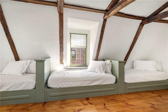 Building Photo - 108 Prospect Hill St