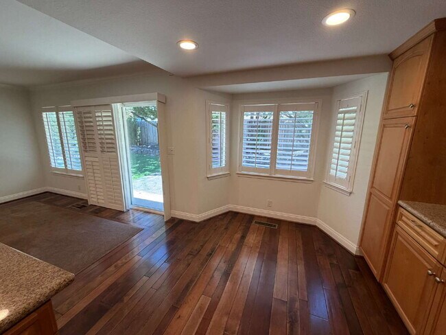 Building Photo - "Charming 4-Bed Oasis with Granite Touches with Tennis and Poolside Bliss steps away in Danville!"