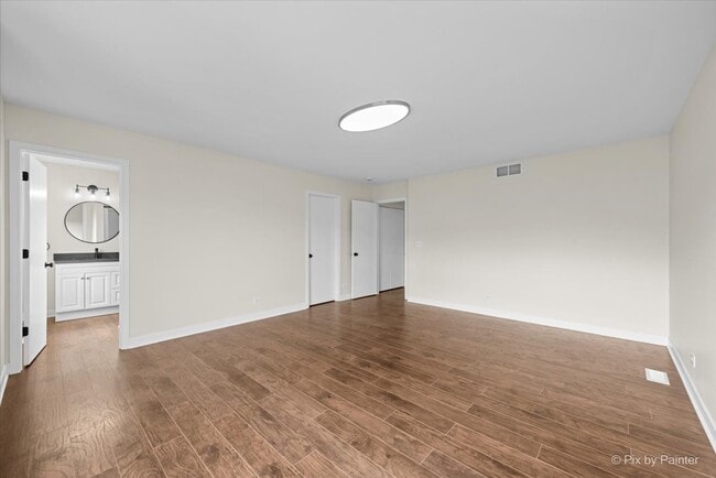 Building Photo - 1737 W Chrysler Dr