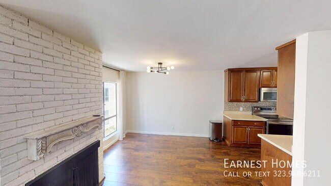 Building Photo - 1750 Camino Palmero St