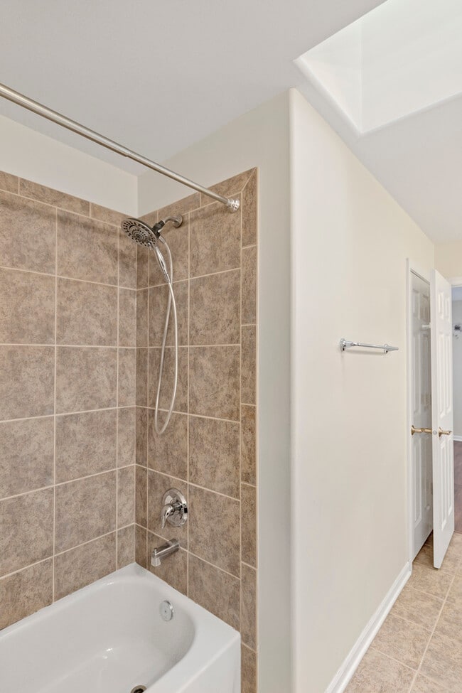 Building Photo - 426 Kingfisher Rd