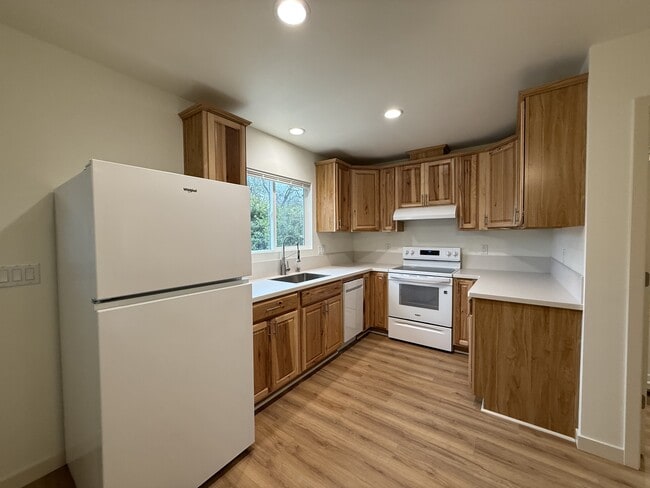 Building Photo - 535 W 1st Ave