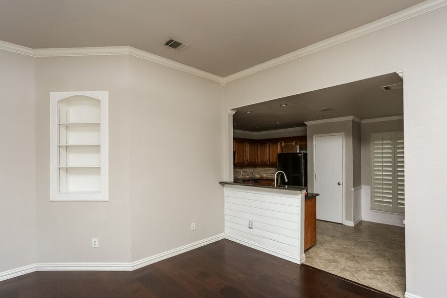 Building Photo - 10921 Emerald Park Ln
