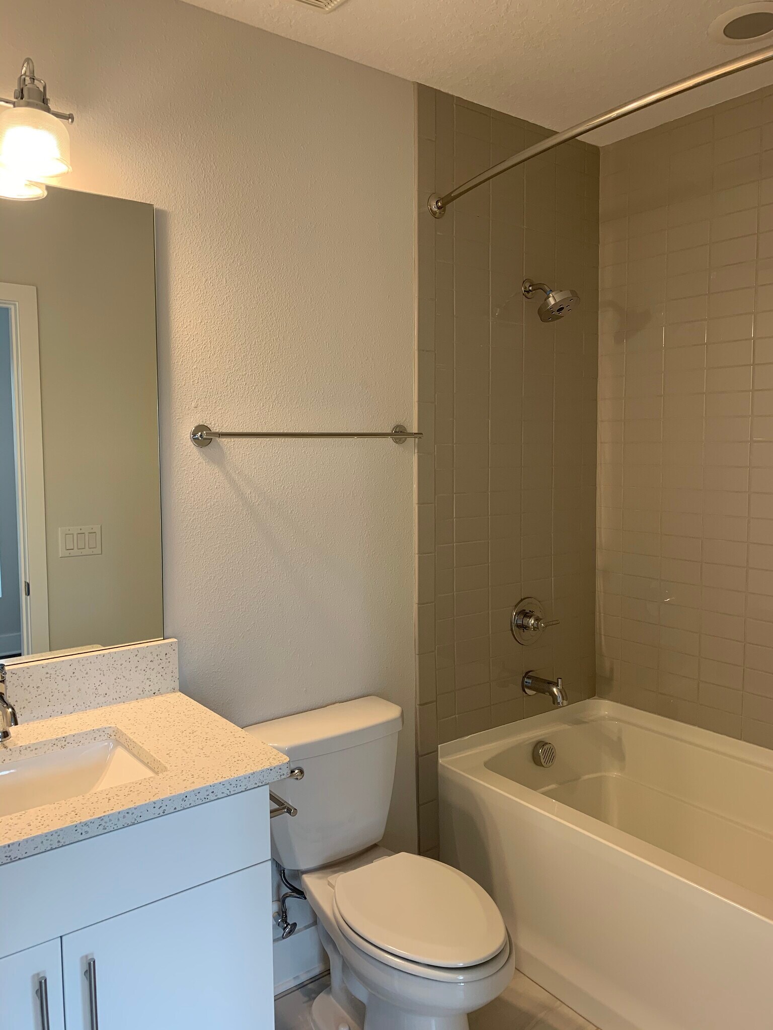 Building Photo - 946 Highland Ave
