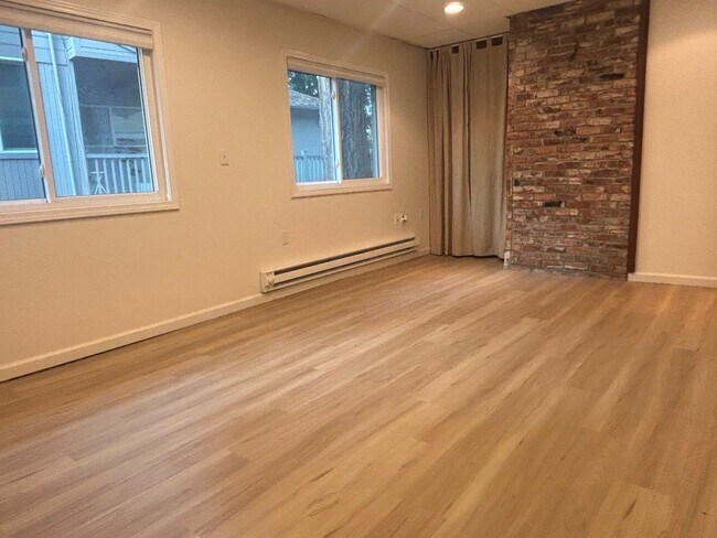 Building Photo - 9435 36th Ave SW