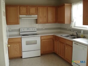 Building Photo - 1205 Saddle Dr