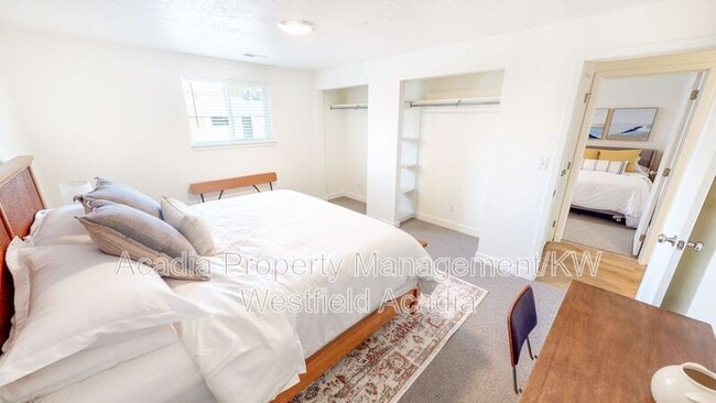 Building Photo - 1538 N Moon River Dr